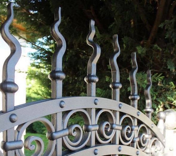 Curly Gate image